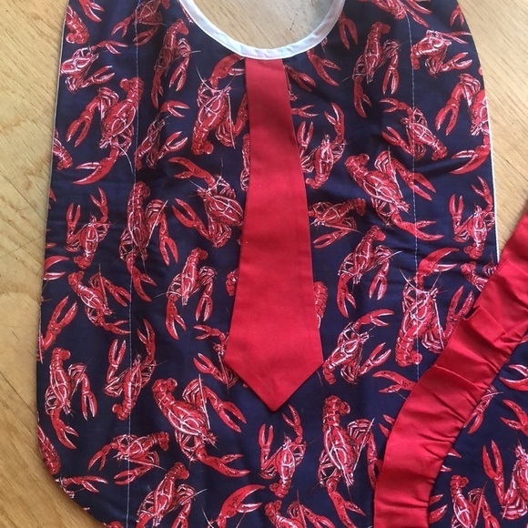 His and Hers Lobster 🦞 Bibs - Picture 3 of 4